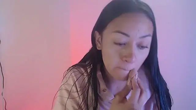 Snapshot of Little_aphrodite chatting on October 18, 2025, 5:14 pm Little aphrodite online show from October 18, 2025, 5:14 pm