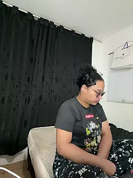 Snapshot of angela_angels_ chatting on May 19, 2026, 4:30 am angela angels online show from May 19, 2026, 4:30 am