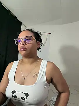 Snapshot of angela_angels_ chatting on May 20, 2026, 3:34 am angela angels online show from May 20, 2026, 3:34 am