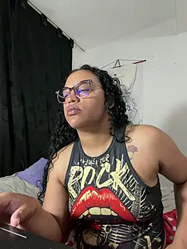 Snapshot of angela_angels_ chatting on May 25, 2026, 10:32 am angela angels online show from May 25, 2026, 10:32 am