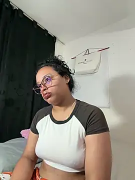 Snapshot of angela_angels_ chatting on May 27, 2026, 4:20 am angela angels online show from May 27, 2026, 4:20 am