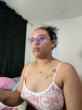 Snapshot of angela_angels_ chatting on June 7, 2026, 3:43 am angela angels online show from June 7, 2026, 3:43 am
