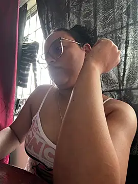 Snapshot of angela_angels_ chatting on June 7, 2026, 4:11 pm angela angels online show from June 7, 2026, 4:11 pm