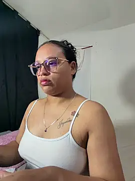 Snapshot of angela_angels_ chatting on June 10, 2026, 1:28 am angela angels online show from June 10, 2026, 1:28 am