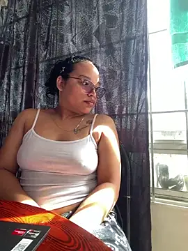 Snapshot of angela_angels_ chatting on June 10, 2026, 1:32 pm angela angels online show from June 10, 2026, 1:32 pm