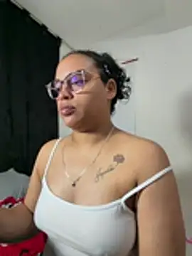 Snapshot of angela_angels_ chatting on June 11, 2026, 2:11 am angela angels online show from June 11, 2026, 2:11 am