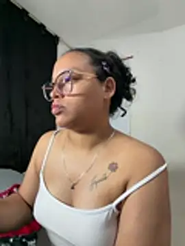 Snapshot of angela_angels_ chatting on June 11, 2026, 2:53 am angela angels online show from June 11, 2026, 2:53 am