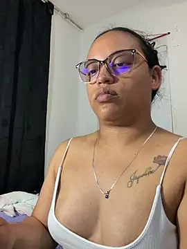 Snapshot of angela_angels_ chatting on June 13, 2026, 1:14 am angela angels online show from June 13, 2026, 1:14 am