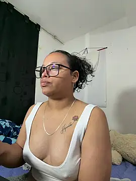 Snapshot of angela_angels_ chatting on July 6, 2026, 1:02 am angela angels online show from July 6, 2026, 1:02 am