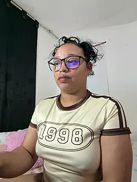 Snapshot of angela_angels_ chatting on July 23, 2026, 2:31 am angela angels online show from July 23, 2026, 2:31 am