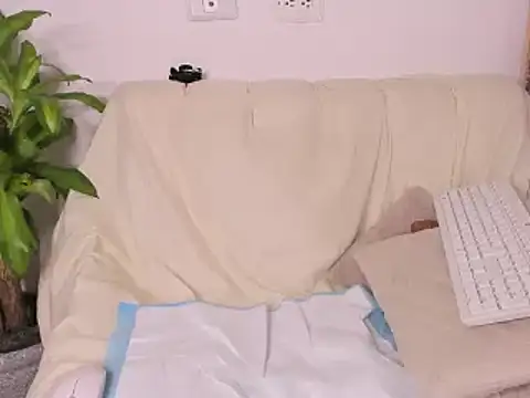 Snapshot of lulu_rrussell chatting on January 22, 2025, 6:52 am lulu rrussell online show from January 22, 2025, 6:52 am