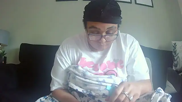 vanilla chocolate23 online show from February 8, 2026, 10:29 am