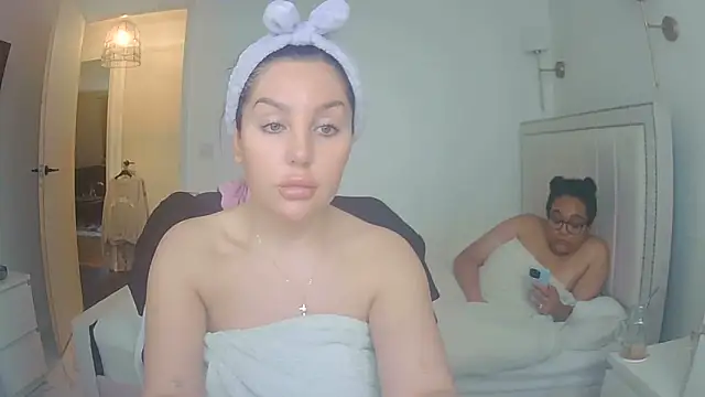 vanilla chocolate23 online show from March 6, 2026, 9:50 am