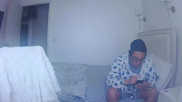vanilla chocolate23 online show from April 24, 2026, 8:06 am