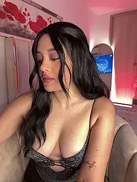 Snapshot of kenndall_21 chatting on January 1, 2025, 5:43 am kenndall 21 online show from January 1, 2025, 5:43 am