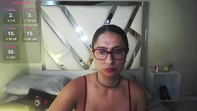 marilynetthan online show from June 26, 2026, 2:10 pm