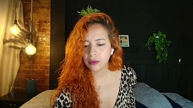 sahra taylor  online show from April 23, 2026, 2:19 pm