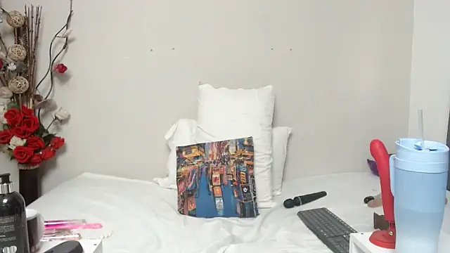 Snapshot of Nicol_Love0 chatting on February 3, 2025, 10:00 pm Nicol Love0 online show from February 3, 2025, 10:00 pm