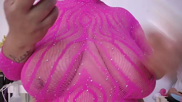 Nicol Love0 online show from February 27, 2026, 12:38 pm