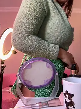 Snapshot of Periperiniz chatting on November 4, 2025, 12:26 pm Periperiniz online show from November 4, 2025, 12:26 pm