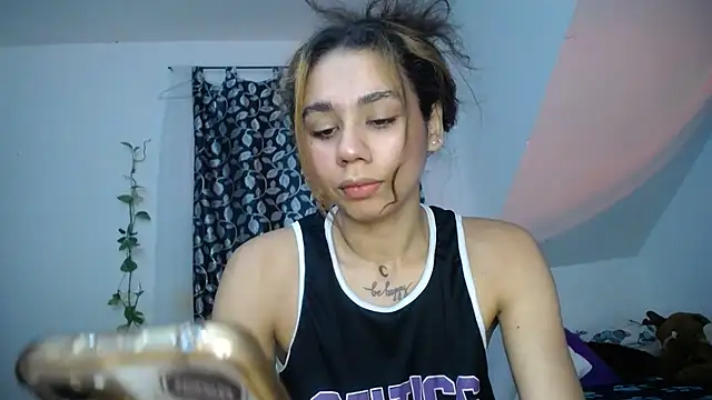 diamonmeli online show from February 16, 2025, 4:53 pm