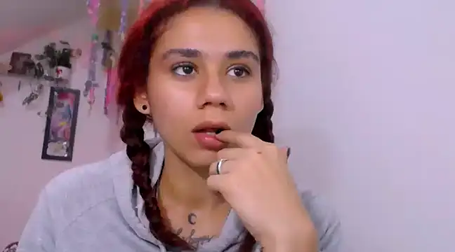 diamonmeli online show from March 15, 2025, 5:04 pm