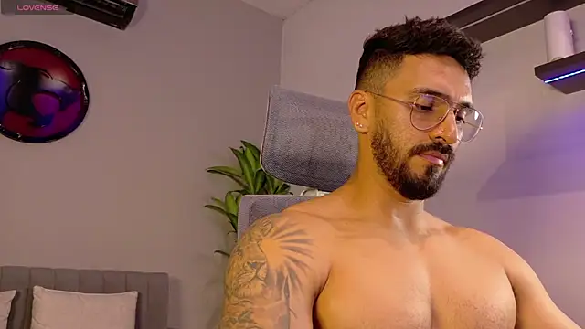 Snapshot of tony_muscle chatting on May 25, 2026, 8:04 pm tony muscle online show from May 25, 2026, 8:04 pm