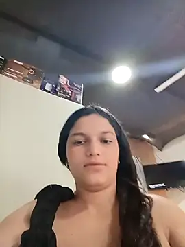 girl milk1 online show from October 26, 2025, 10:04 pm