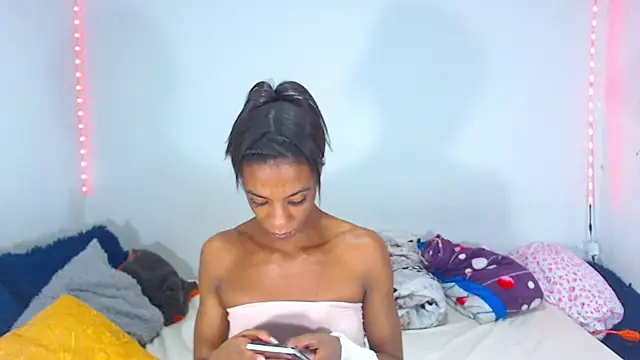 Snapshot of JessicaEbony chatting on January 15, 2025, 1:45 am JessicaEbony online show from January 15, 2025, 1:45 am