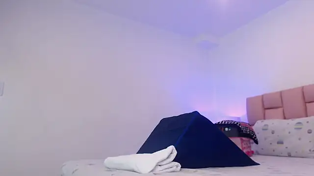 Zoe Vixen online show from December 30, 2024, 12:20 pm