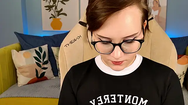 StellaGloww online show from January 4, 2025, 11:43 am