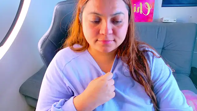 Snapshot of Rebeca_charme21 chatting on May 10, 2026, 2:55 pm Rebeca charme21 online show from May 10, 2026, 2:55 pm