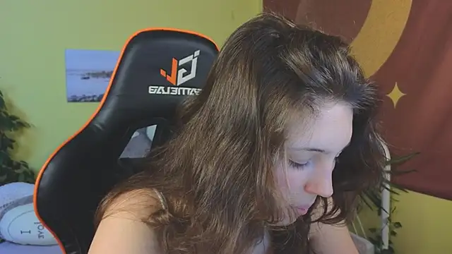 Snapshot of cherry_lea chatting on February 6, 2025, 6:02 pm cherry lea online show from February 6, 2025, 6:02 pm