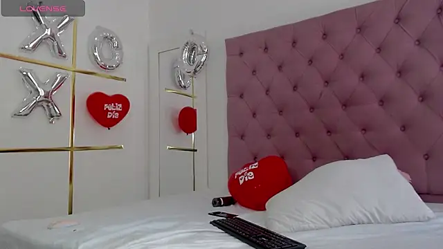 Snapshot of CATALAIA_STOMM chatting on February 15, 2025, 6:01 pm CATALAIA STOMM online show from February 15, 2025, 6:01 pm