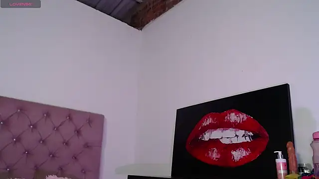 Snapshot of CATALAIA_STOMM chatting on November 1, 2025, 12:23 am CATALAIA STOMM online show from November 1, 2025, 12:23 am