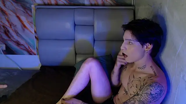 Apolo Hidalgo01 online show from October 2, 2025, 6:37 pm