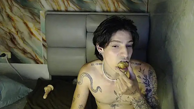 Apolo Hidalgo01 online show from October 12, 2025, 10:09 pm