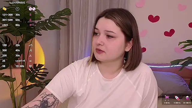 Snapshot of Alice_Walters chatting on February 4, 2025, 3:36 pm Alice Walters online show from February 4, 2025, 3:36 pm