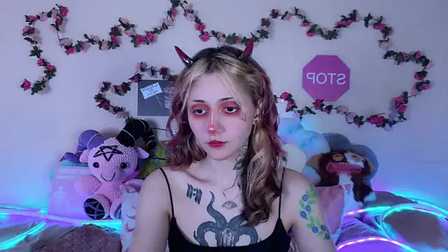 Snapshot of _Devill_Baby chatting on May 13, 2026, 11:22 pm Devill Baby online show from May 13, 2026, 11:22 pm