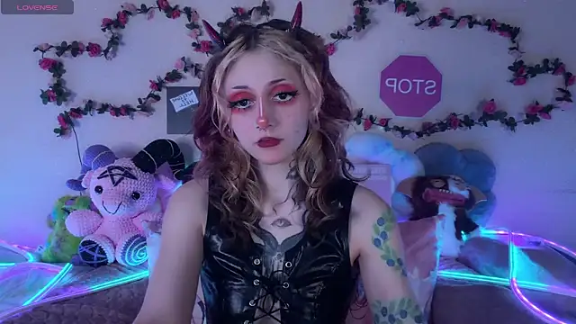 Snapshot of _Devill_Baby chatting on May 15, 2026, 5:20 pm Devill Baby online show from May 15, 2026, 5:20 pm