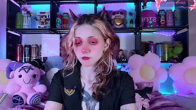 Snapshot of _Devill_Baby chatting on July 13, 2026, 6:33 pm Devill Baby online show from July 13, 2026, 6:33 pm