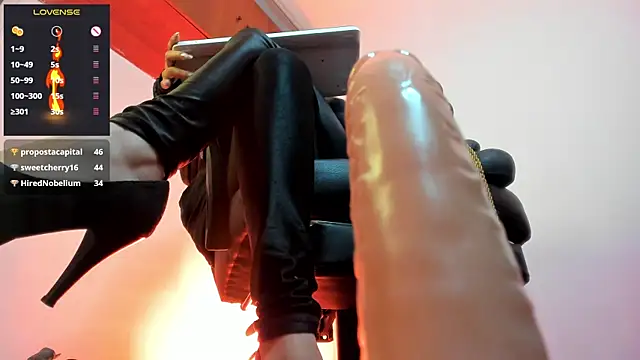 charlotte joliedart online show from March 7, 2025, 6:02 am