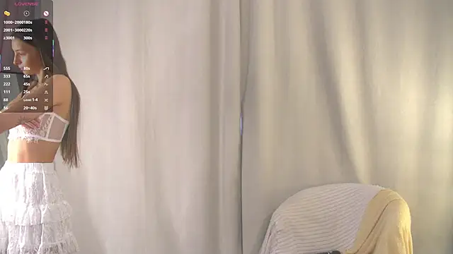 Snapshot of GeorginaCurvin chatting on May 4, 2026, 11:01 pm GeorginaCurvin online show from May 4, 2026, 11:01 pm