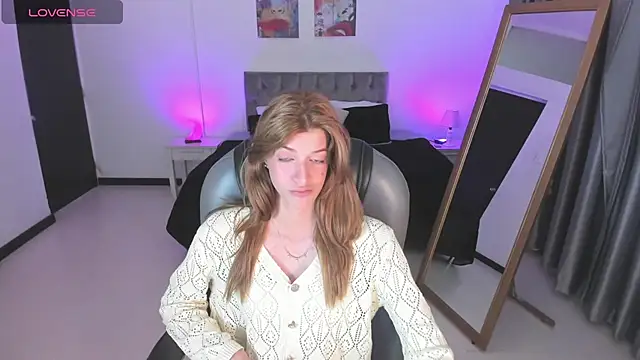 Nora Vennucci online show from March 15, 2025, 10:44 pm