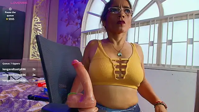 mature bigass   online show from February 25, 2025, 6:09 pm