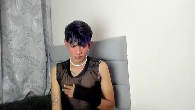 Snapshot of andrew_uwu_ chatting on November 28, 2025, 10:45 pm andrew uwu online show from November 28, 2025, 10:45 pm