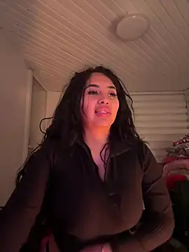 Anily Lovely online show from May 27, 2026, 12:51 am