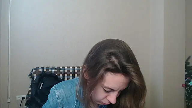 Alissa Joli online show from March 19, 2025, 2:46 pm