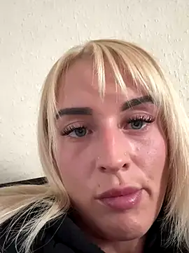 Snapshot of Barbie_26 chatting on December 5, 2024, 10:33 am Barbie 26 online show from December 5, 2024, 10:33 am