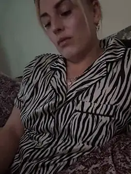 Snapshot of Barbie_26 chatting on March 11, 2025, 8:42 pm Barbie 26 online show from March 11, 2025, 8:42 pm